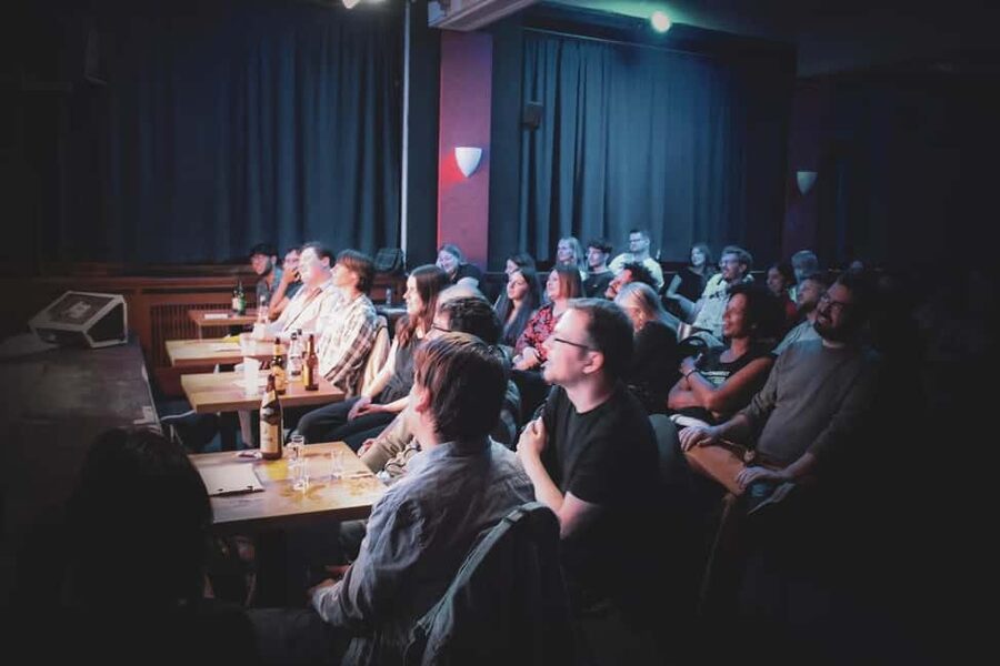 Berlin: English Stand-Up Comedy Show - Thursday open mic vs Friday and Saturday showcases