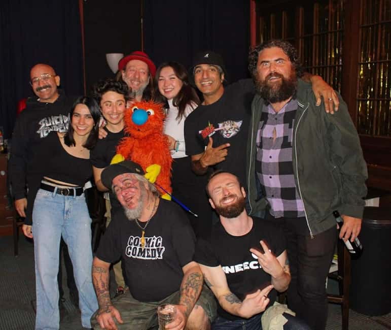 Berlin: English Stand-Up Comedy Show - Drinks, pizza, and the “small details” that improve the night