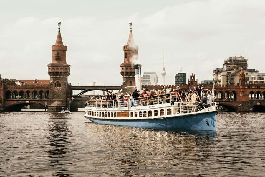 Berlin: Evening JAZZ Cruise with "Markus Ehrlichs" Jazz Trio - The live band: Markus Ehrlich’s Eingreiftruppe in action
