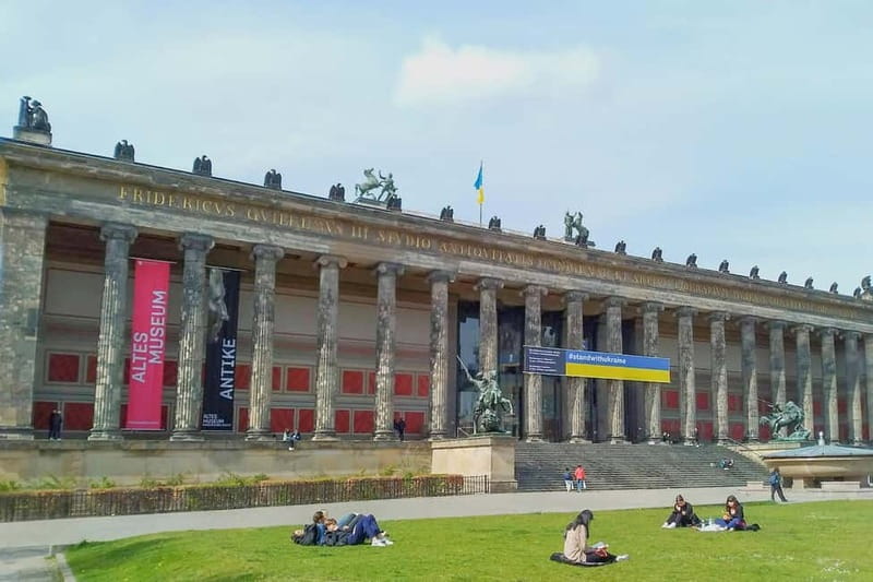 Berlin: Exclusive Private Tour of the Museum Island - Unter den Linden and the Power of What You Pass By