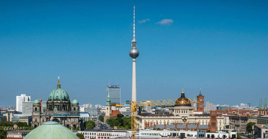 Berlin: Französischer Dom 360° Panorama & Crémant to go - Why the Französischer Dom works so well for first timers