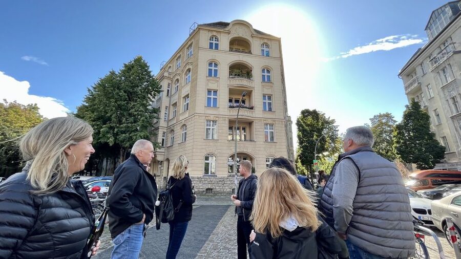 Berlin: Gourmet Food & Cultural Walking Tour - Why Alex’s neighborhood context changes how you experience Berlin