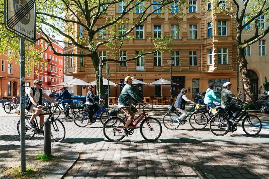 Berlin: Green City Guided Bike Tour - Mauerpark: Community Life in Motion