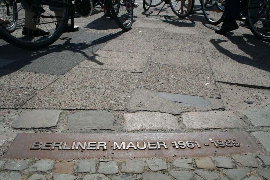 Berlin: Guided Bike Tour of The Wall and Third Reich - Ghost stations and the reality of escape attempts