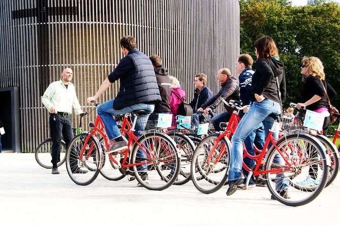 Berlin: Guided Bike Tour to Explore the Highlights - Museum Island and Schinkelplatz: a classic postcard moment with story