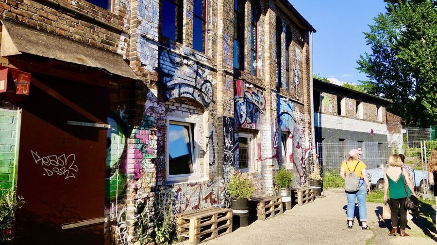 Berlin: Guided Craft Beer & Cultural Tour With Snacks - Key things to know before you go