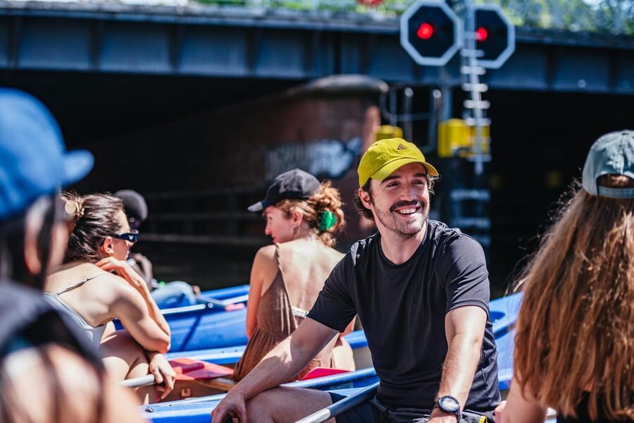 Berlin: Guided Tour by Canoe - Stop 1: Länderdreieck break and photo moment
