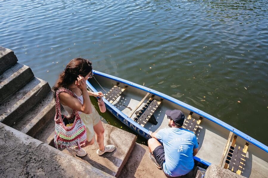 Berlin: Guided Tour by Canoe - Group comfort, timing, and what can affect the trip feel
