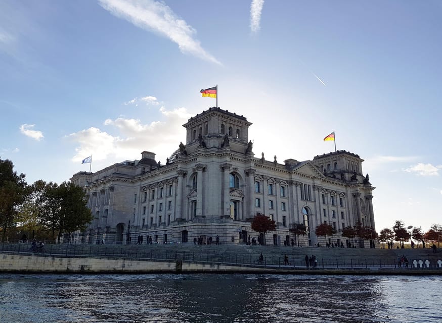 Berlin: Guided Walking Tour around the Reichstag - Jakob-Kaiser-Haus to the Reichstag: Architecture, Art, and Politics From Outside
