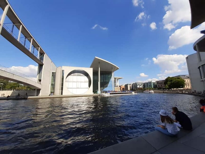 Berlin: Guided walking tour of the must-see sights - Starting at Schweizerische Botschaft, then getting your bearings fast