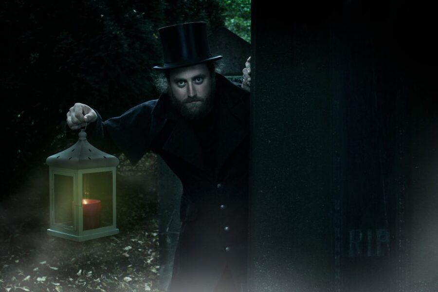 Berlin: Haunted Guided Live Theatre Tour in German - The Mummies Curse Moment, Plus Why Live Performance Works Here