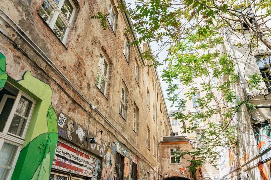Berlin: Hidden Backyards Guided Walking Tour - Sophienkirche and Auguststraße: the Jewish-quarter timeline in walking form