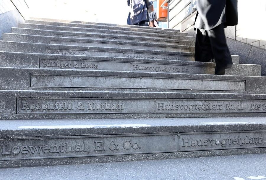 Berlin: Hidden gems around the Gendarmenmarkt - Guided walking tour - The Three Landmark Buildings: German Cathedral, French Cathedral, and Konzerthaus