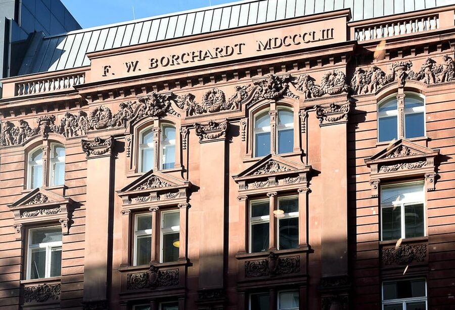 Berlin: Hidden gems around the Gendarmenmarkt - Guided walking tour - The 1989 Moment: Where the Freedom to Travel Was Proclaimed