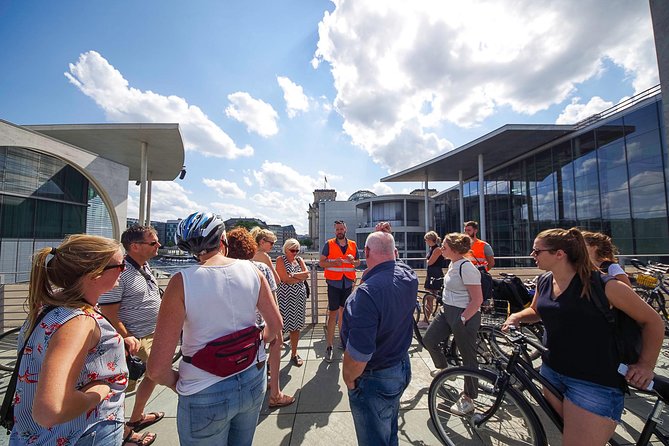 Berlin Highlights Sightseeing Bike Tour in Small Groups - Tiergarten, Victory Column, and Café am Neuen See: the “big-city park” moment