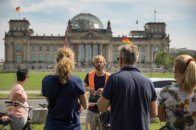 Berlin Highlights Sightseeing Bike Tour in Small Groups - Checkpoint Charlie: crossing points and the geography of East vs West