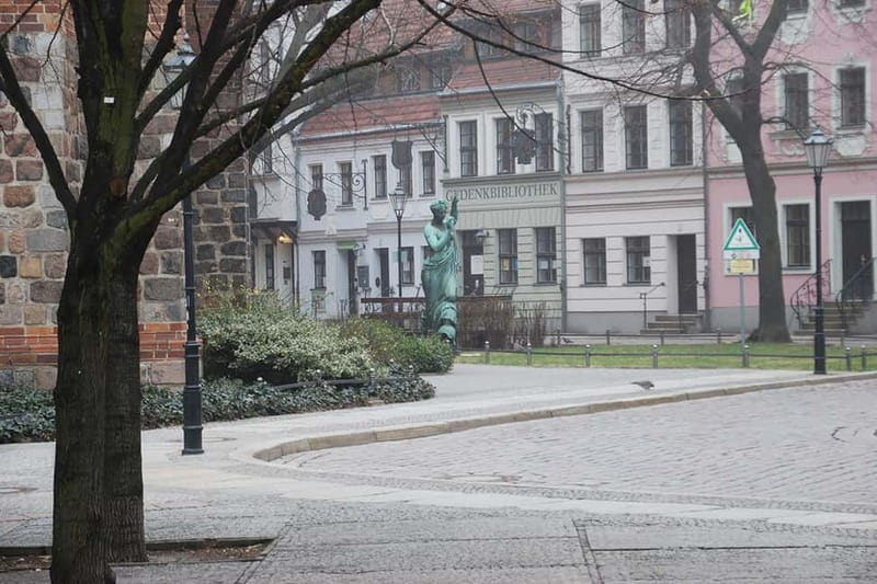 Berlin: Historic Center Walking Tour with a Real Berliner - Museum Island and the Spree: where the center makes sense