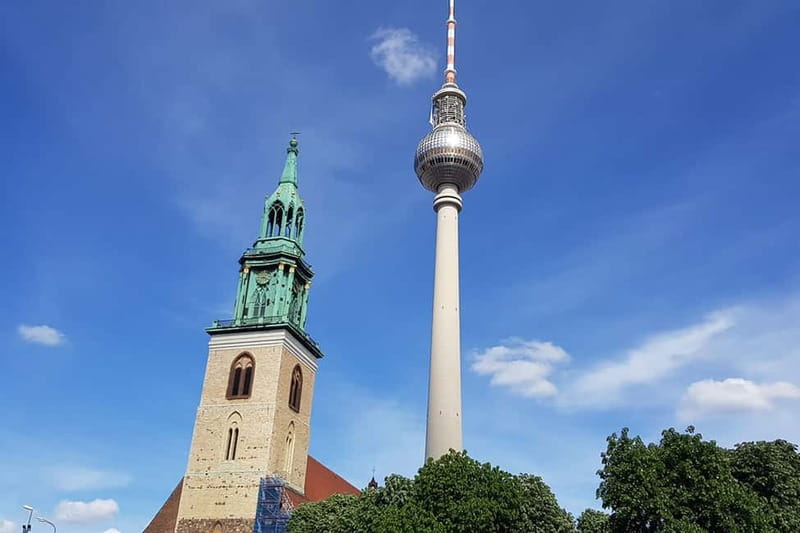 Berlin: Historic Center Walking Tour with a Real Berliner - Palace Bridge and the historic core, built for kings and empires