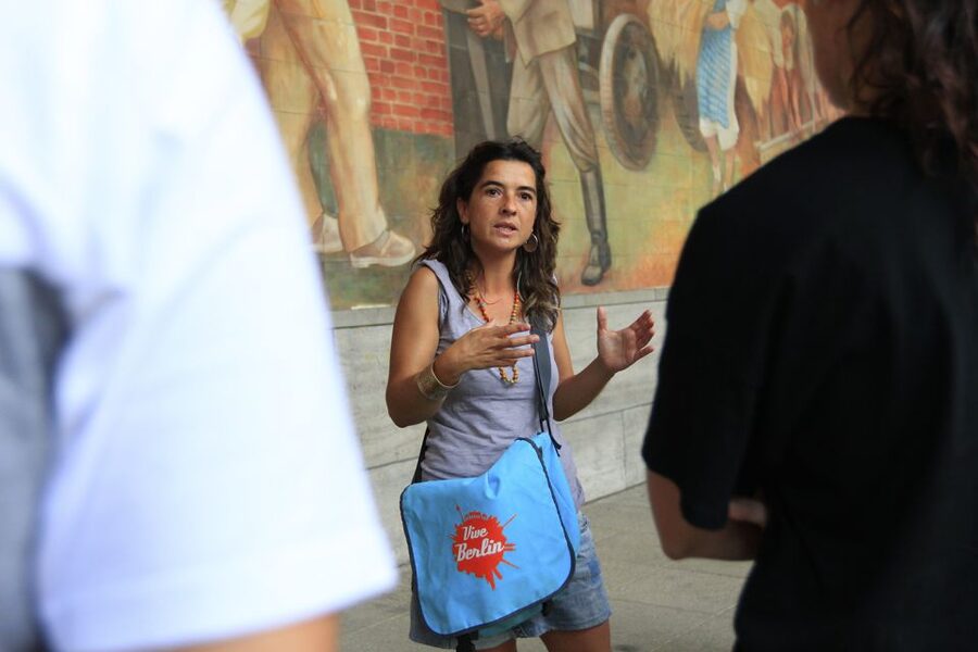Berlin Historical Highlights Walking Tour - Meeting point, timing, and how the pace feels on your feet