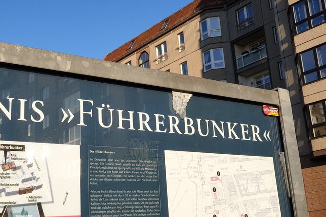 Berlin History Walking Tour with a French-Speaking Guide - Brandenburger Tor: From Royal Symbol to Reunification Icon