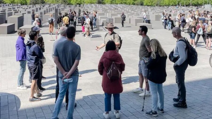 Berlin: Hitler's Berlin The Rise & Fall Guided Walking Tour - From Brandenburg Gate to the Sinti and Roma memorial: the human impact starts early