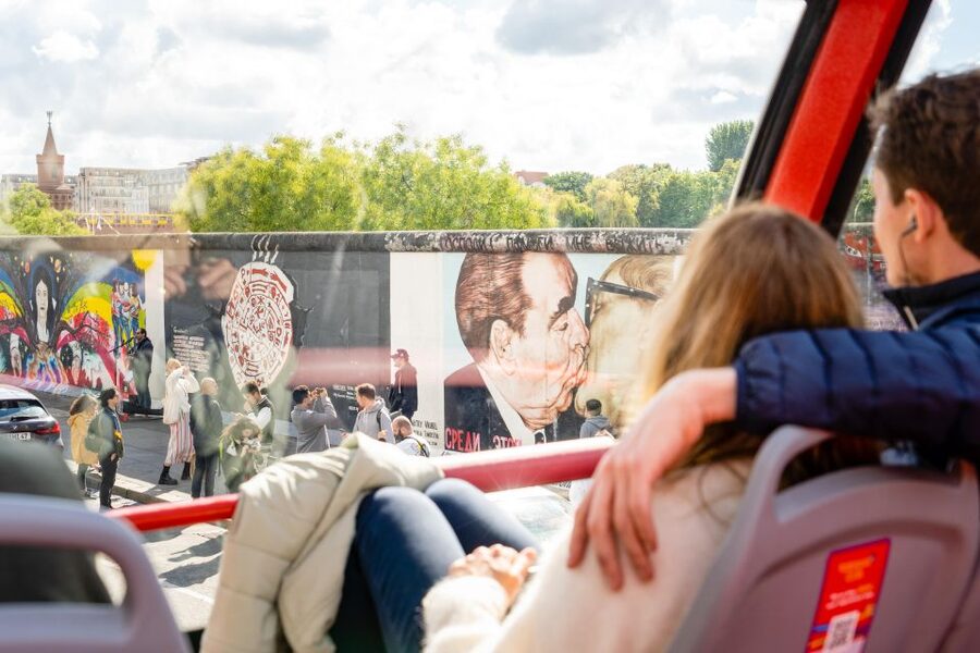 Berlin: Hop-On-Hop-Off Bus with Boat Cruise Option - Getting On At Kurfürstendamm, Then Finding Your Way Around
