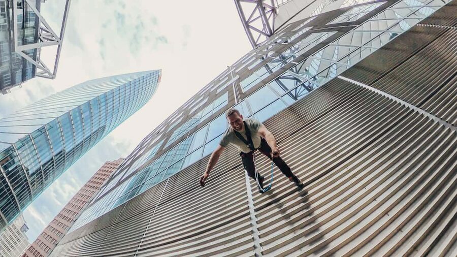 Berlin: House Running at "Das Center" Berlin 40m vertical! - After the Run: Your Personalized Video Moment