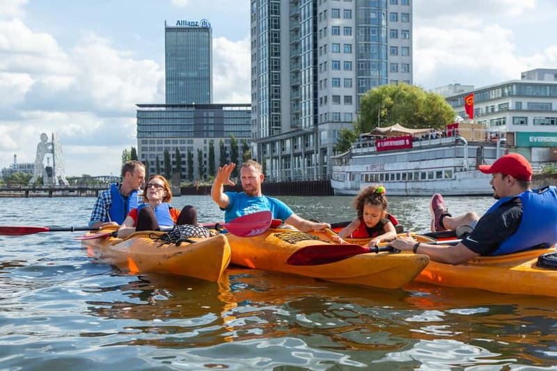 Berlin: Kayaking Tour East - Kreuzberg and Spree river - Key moments on the Landwehrkanal and Spree route