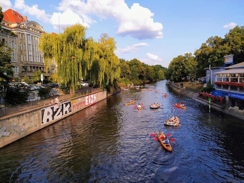 Berlin: Kayaking Tour East - Kreuzberg and Spree river - From Urbanhafen launch to a real safety briefing