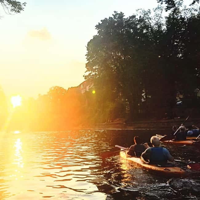 Berlin: Kayaking Tour Kreuzberg - Sunset on Landwehr Canal - Guide energy matters, and it shows on this tour