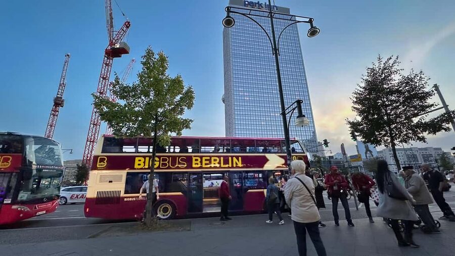 Berlin: Lights Festival Open-Top Night Tour with Live Guide - The landmarks you will recognize, and what to watch for at each