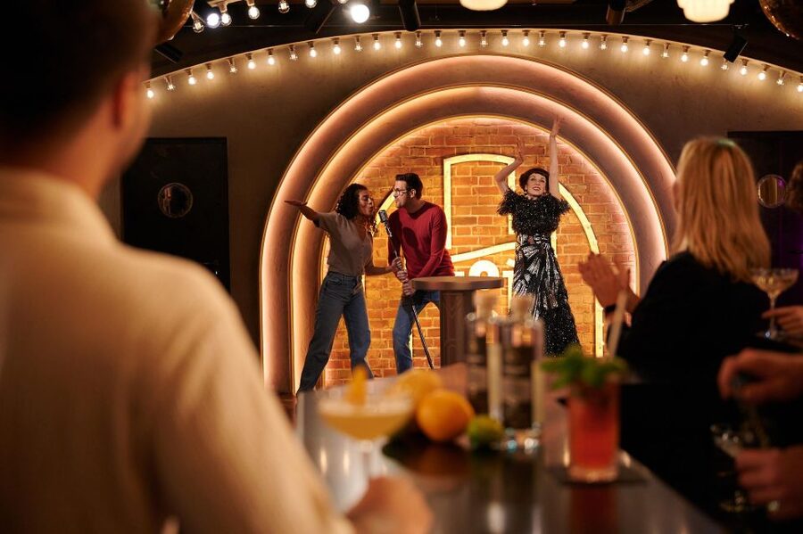 Berlin: Madame Tussauds Museum & Berlin Dungeon Combo Ticket - Two very different stops, one easy plan for a full day
