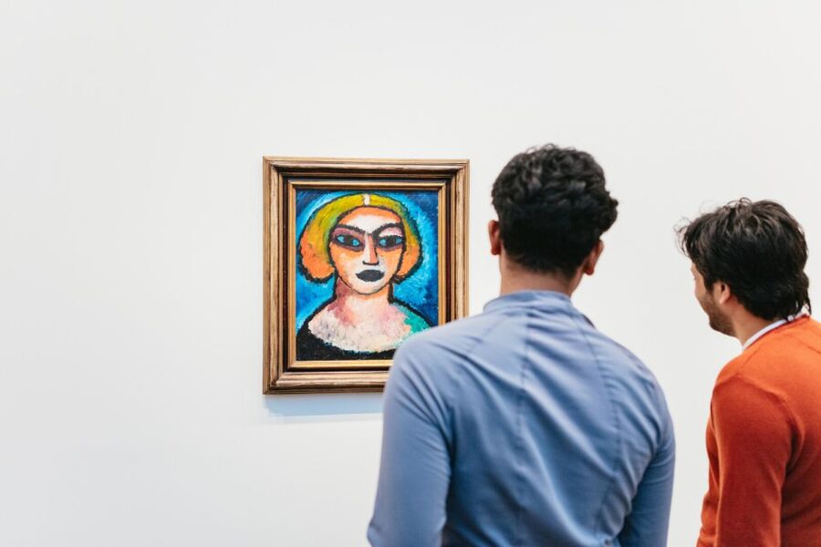 Berlin: Neue Nationalgalerie Entry Ticket - Audioguides at most exhibitions, the best way to make 15 minutes count
