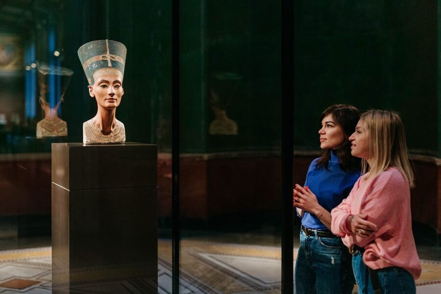 Berlin: Neues Museum Entry Ticket - Audio guide strategy: use it, but do not let it boss you around
