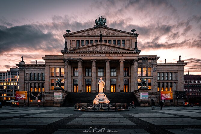 BERLIN PHOTO TOUR with a professional Photographer from Berlin - Blue Hour Tips: The Moment Berlin Looks Cinematic