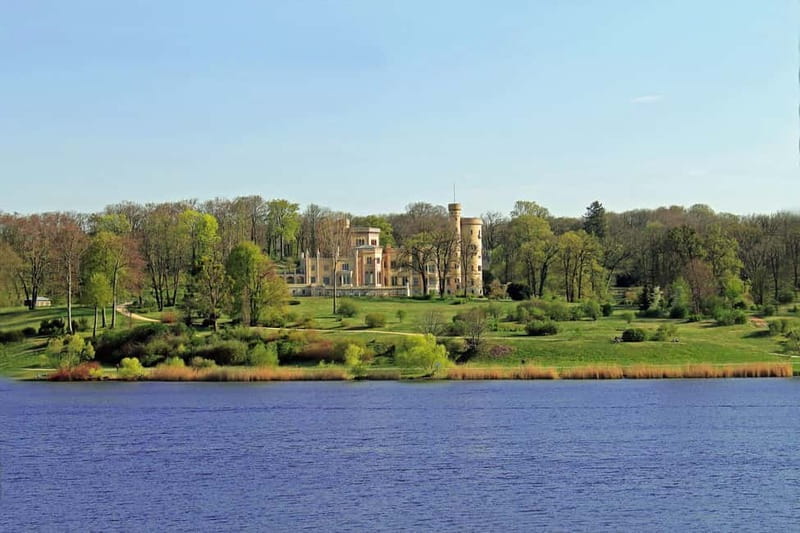 Berlin: Potsdam-Rundfahrt über die Unterhavel mit Guide - Starting at Anlegestelle Spandau, Lindenufer, and getting your bearings fast