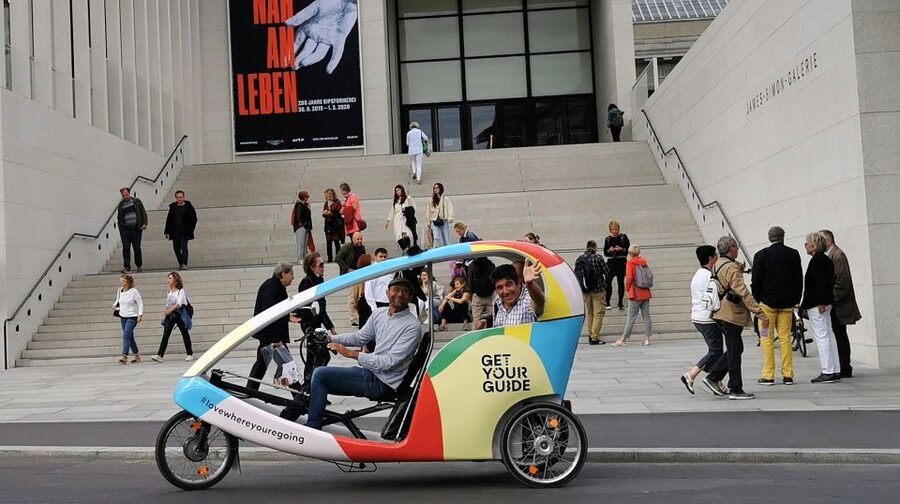 Berlin: Private Guided E-Rickshaw Tour - Under den Linden: Big Avenue Views, Plus the Why Behind Them