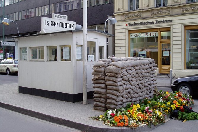 Berlin Private Half-Day Walking Tour: Discover the German Capital’s History - From monuments to memory: Neue Wache and Victory Column