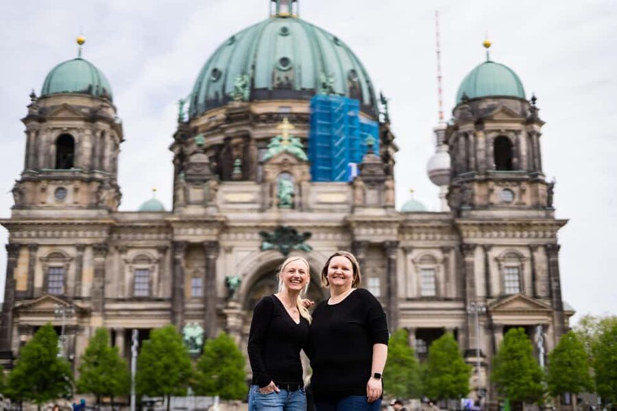 Berlin: Private Photo Session with Professional Photographer - Timing tips: morning light for calmer photos