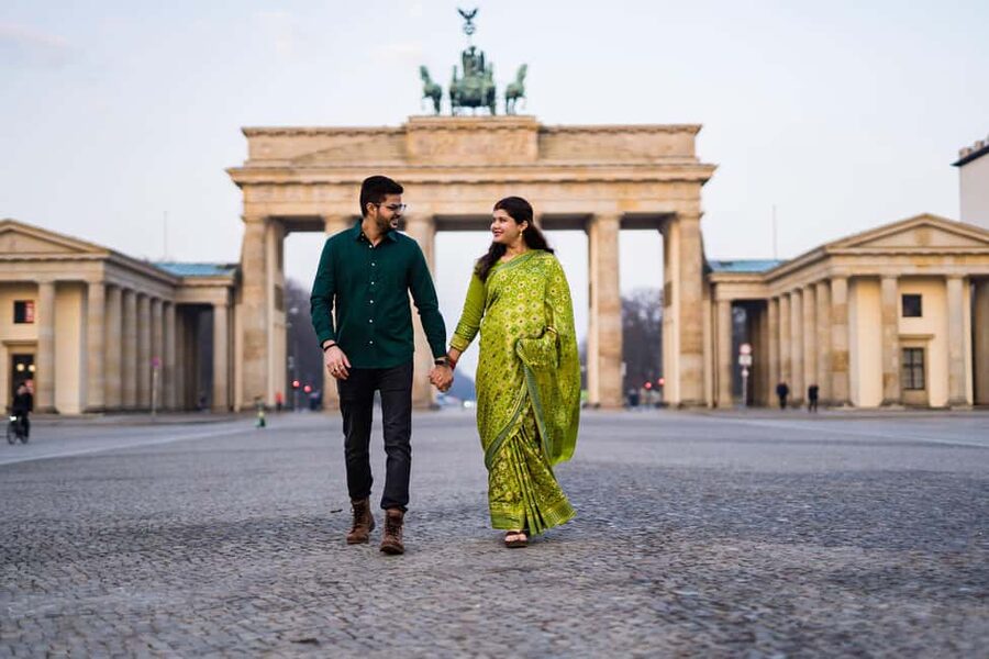 Berlin: Private Photo Session with Professional Photographer - How the photographer turns you into the subject, not the operator