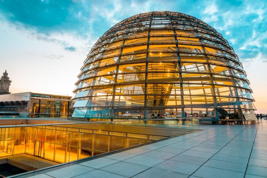 Berlin: Private Reichstag and Glass Dome Tour - Arriving at Pariser Platz 4, the Tour’s Easy Starting Point