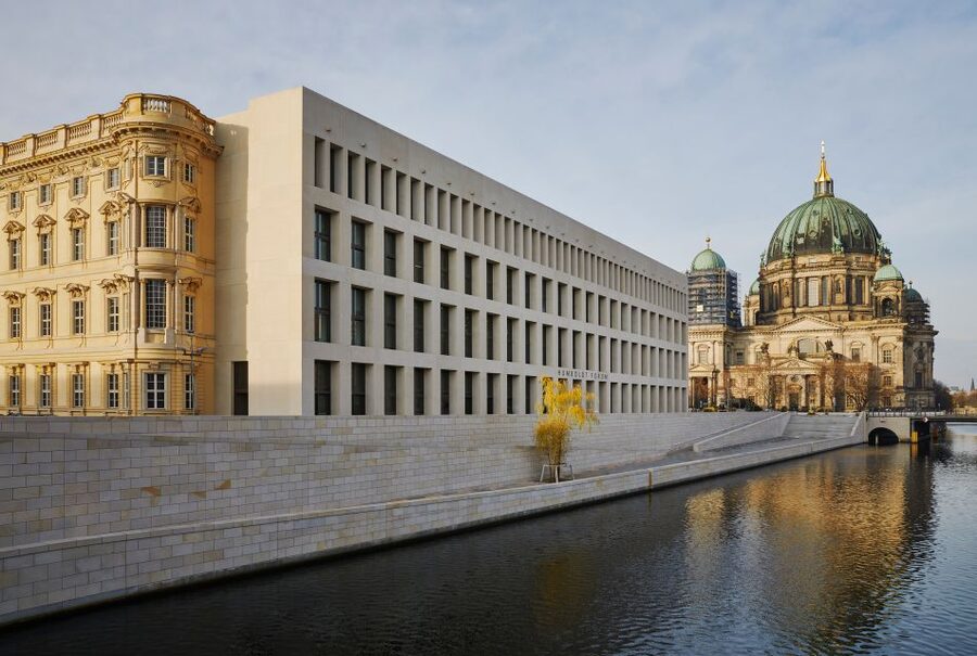 Berlin: Prussian History Walking Tour with Geo Epoche - Starting at the Lustgarten Granite Bowl, Right in the Story