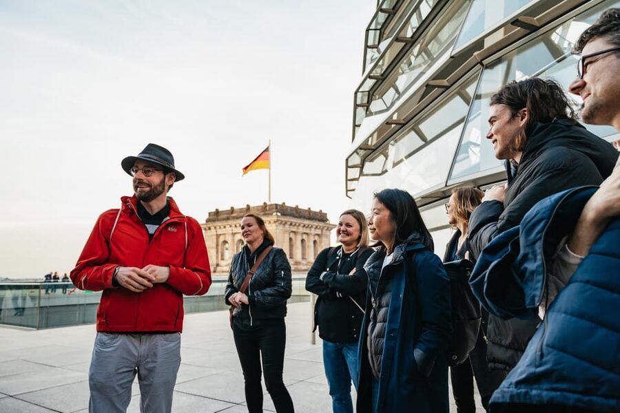Berlin: Reichstag, Dome and Government District Guided Tour - Reichstag and the Sector Border: Where the Story Gets Physical