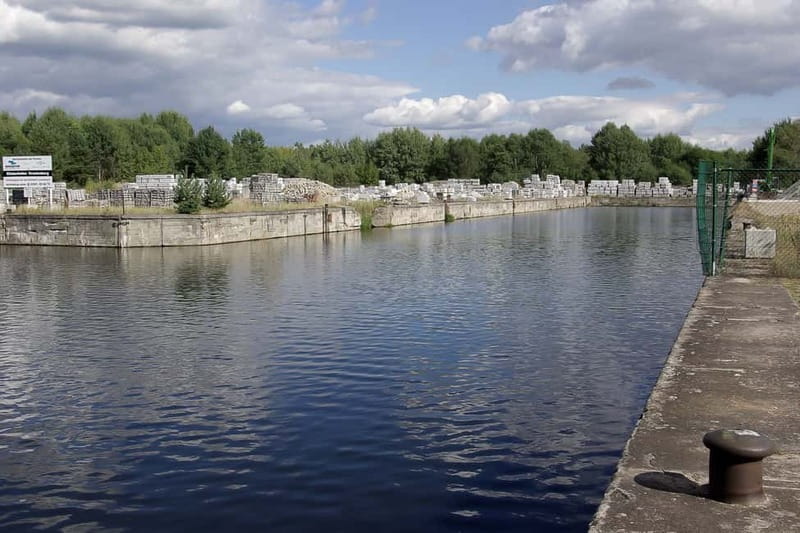 Berlin & Sachsenhausen: 5-Hour Tour "Third Reich" by VW-Bus - VW bus comfort and private timing, why it matters on a hard day