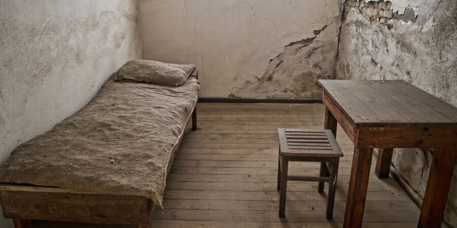 Berlin: Sachsenhausen Concentration Camp and Potsdam Tour - Potsdam walking plus 45 minutes free: how to use your time well