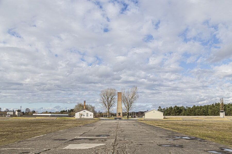Berlin: Sachsenhausen Concentration Camp Memorial Tour - Pacing for a 5-hour memorial day, plus how to stay comfortable