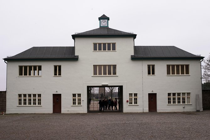 Berlin & Sachsenhausen Concentration Camp Tour from Warnemünde and Rostock Port - Quick Prussian and imperial stops: Charlottenburg Palace and Berlin’s power symbols