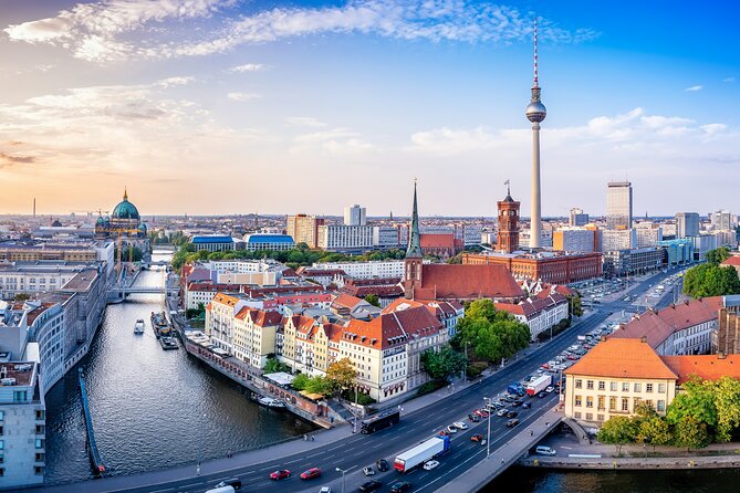 Berlin Scavenger Hunt and Highlights Self-Guided Tour - What You Learn Along the Way: Facts, Legends, and Street-Level Berlin