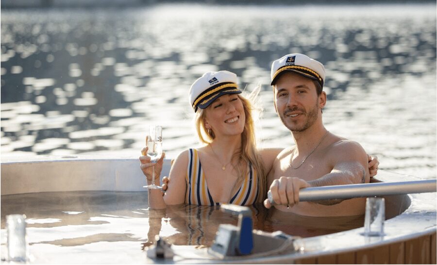 Berlin: Self-drive hot tub boat experience - Price, Group Size, and What You Get for $187
