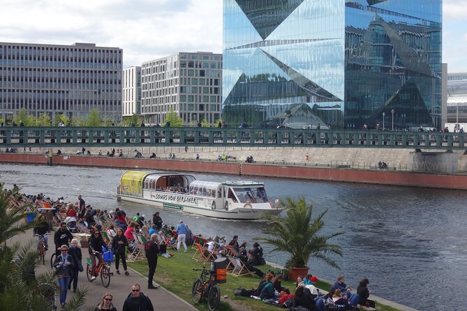 Berlin sightseeing boat tour on the Spree - Museum Island’s five museums and UNESCO status: how to read the big cluster